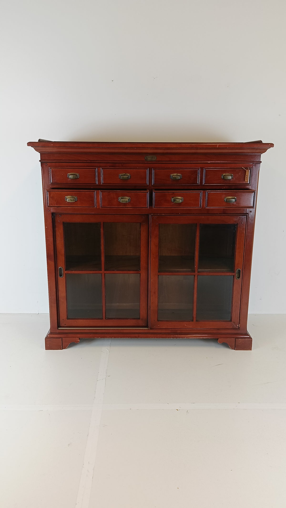 English Drink Cabinet/ Cambridge Dresser (Replica) English Drink Cabinet/ Cambridge Dresser (Replica)