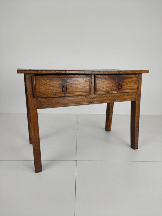 18th Century Spanish Chestnut Wood Table / Side Table