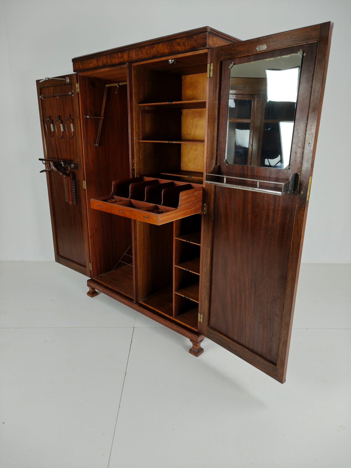 Stunning English Art Deco Burr Walnut Wardrobe by Waring & Gillow – c.1900–1932 Stunning English Art Deco Burr Walnut Wardrobe by Waring & Gillow – c.1900–1932