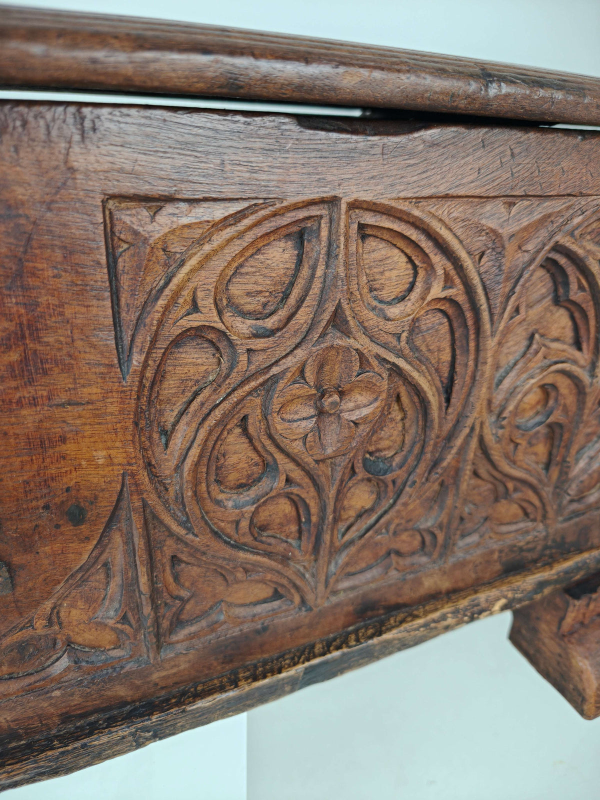 Gothic Spanish Chest – 16th late/17th early Century Gothic Spanish Chest – 16th late/17th early Century
