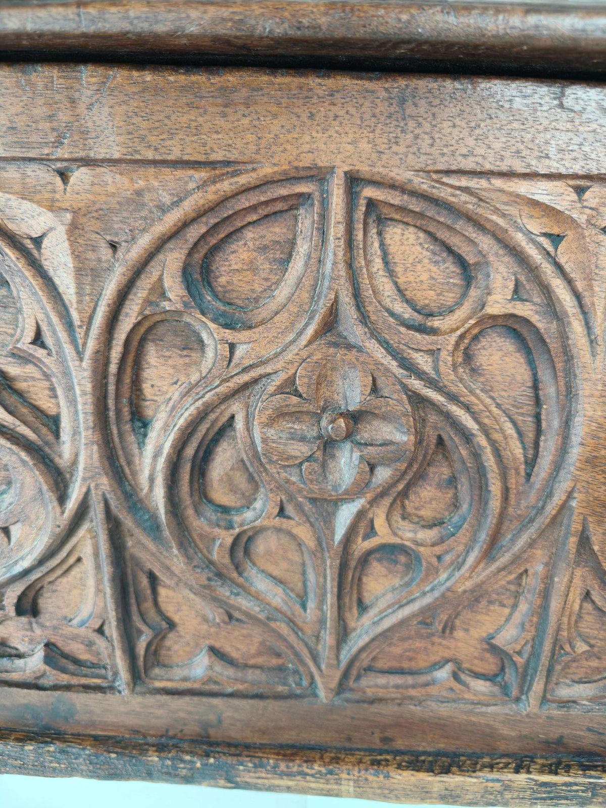 Gothic Spanish Chest – 16th late/17th early Century Gothic Spanish Chest – 16th late/17th early Century