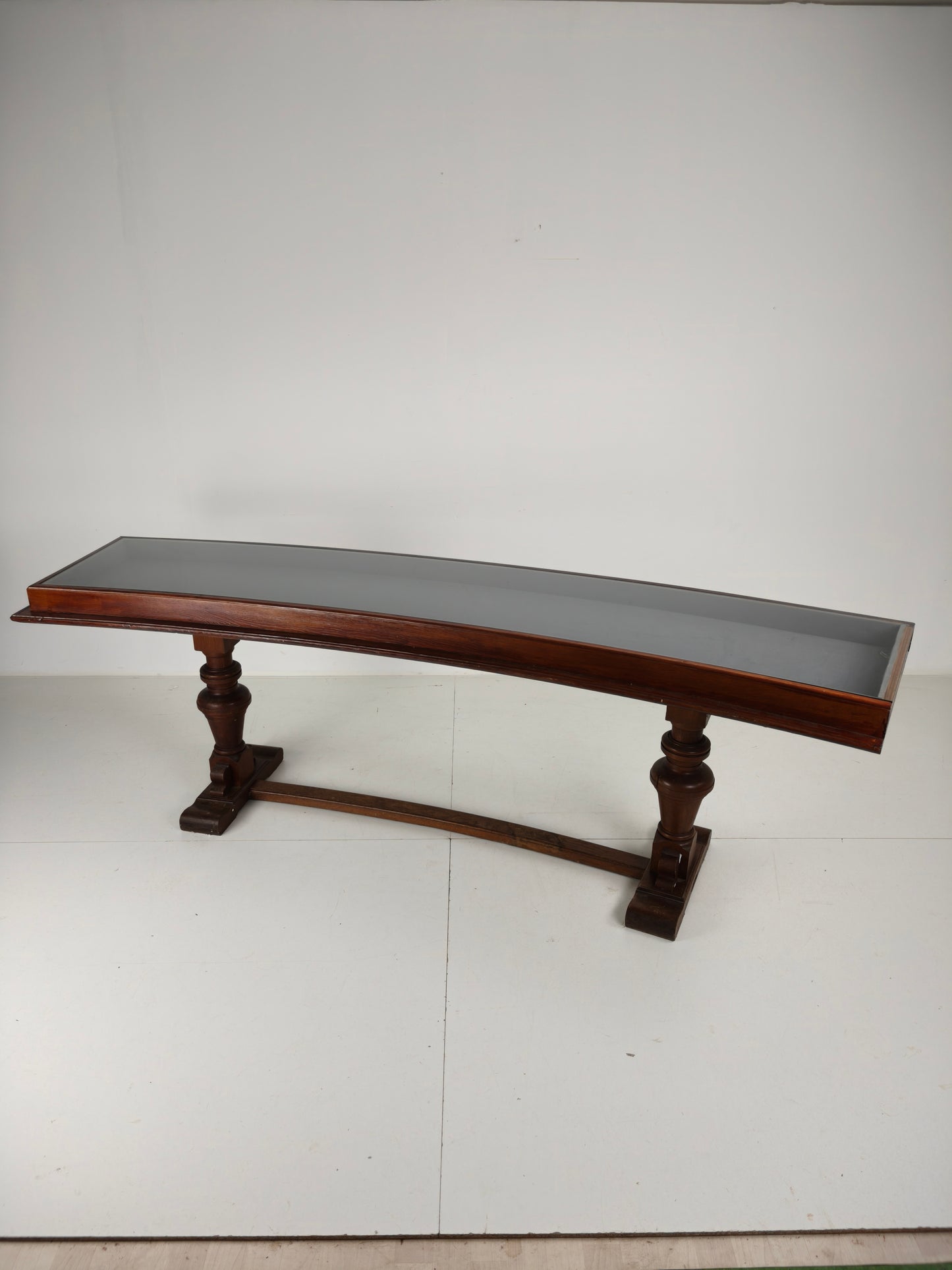 Oak Museum Display Cabinet (1940s–50s) – Horizontal Curved Model