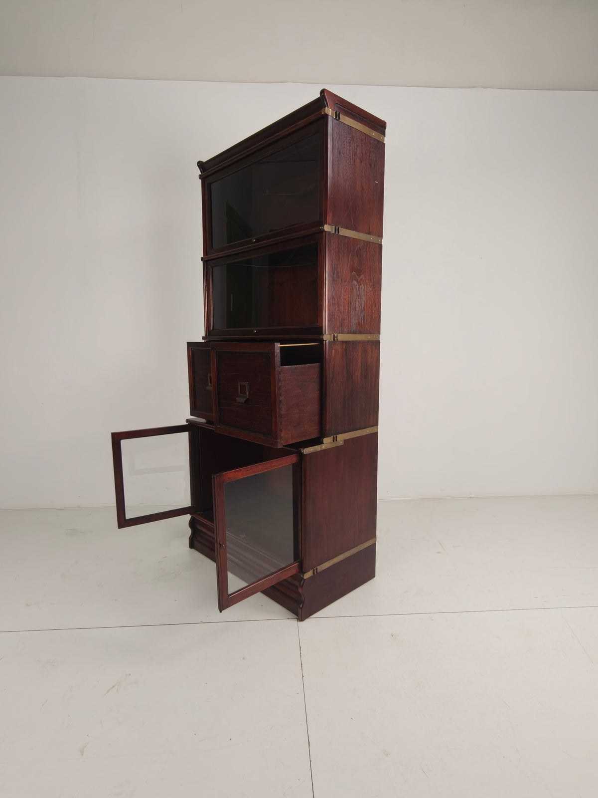 English Mahogany Bookcase – Globe Style – Modular – Late 20th Century English Mahogany Bookcase – Globe Style – Modular – Late 20th Century