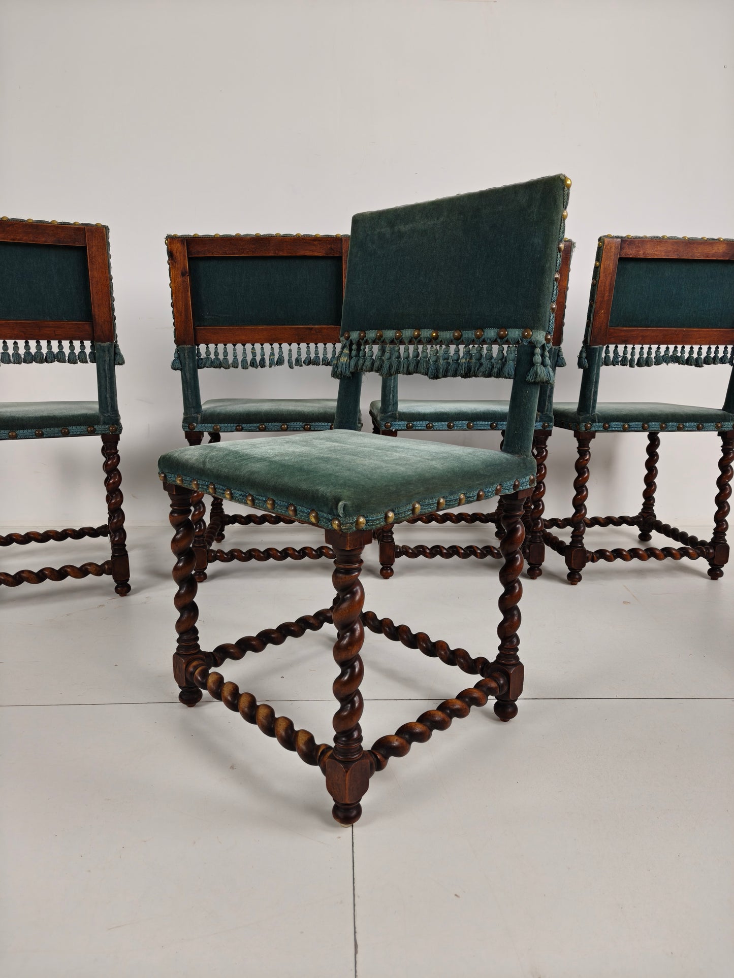 18th-Century Chairs – Twisted Legs – Blue Upholstery