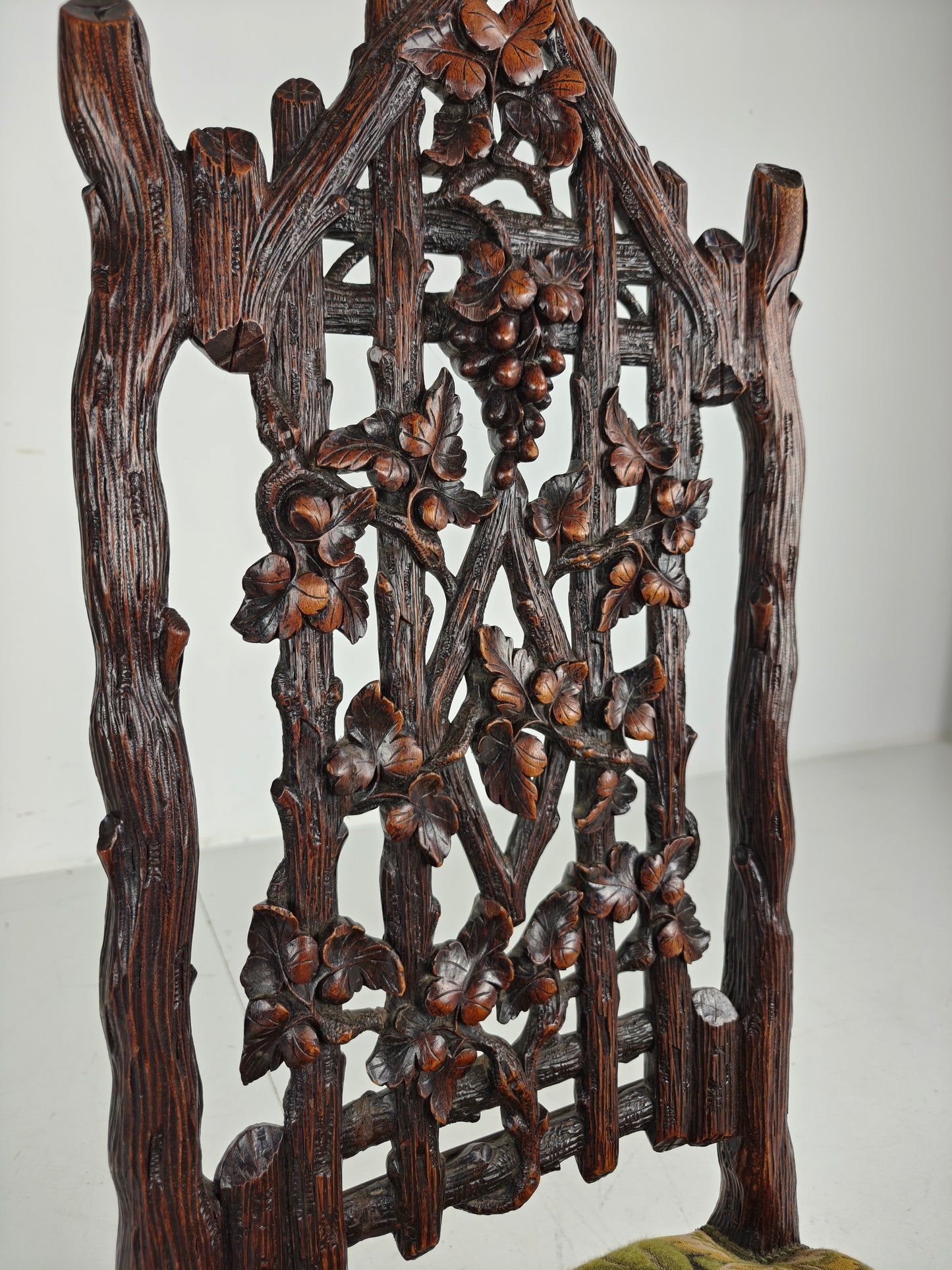 Beautiful 19th-Century Black Forest Chairs – Exceptional Carving