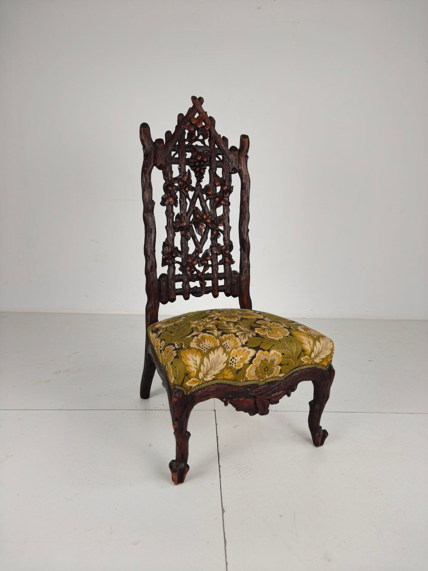 Beautiful 19th-Century Black Forest Chairs – Exceptional Carving