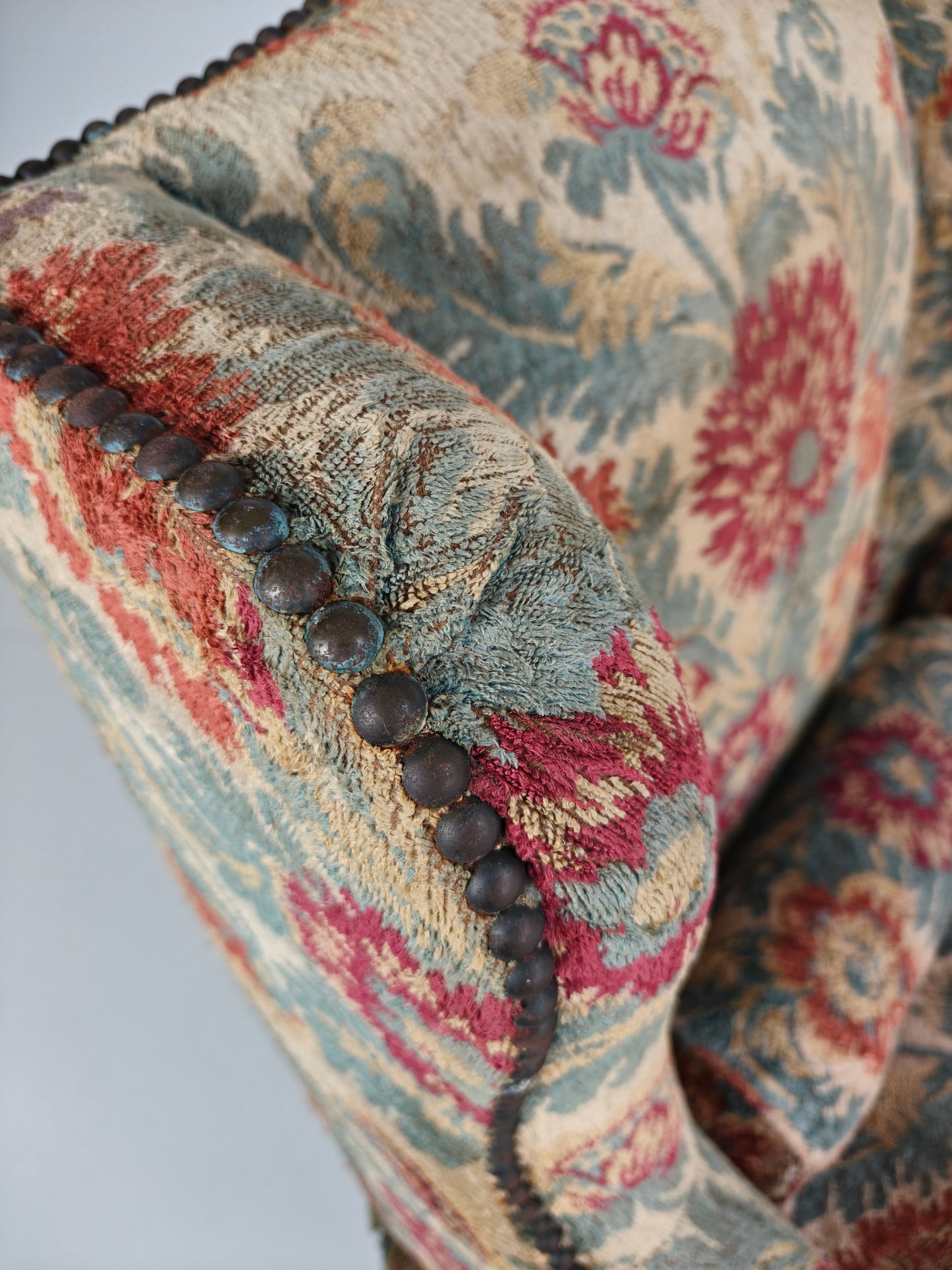 Os de Mouton Sofa in Tapestry – Country House Style, 19th Century (ca. 1820)