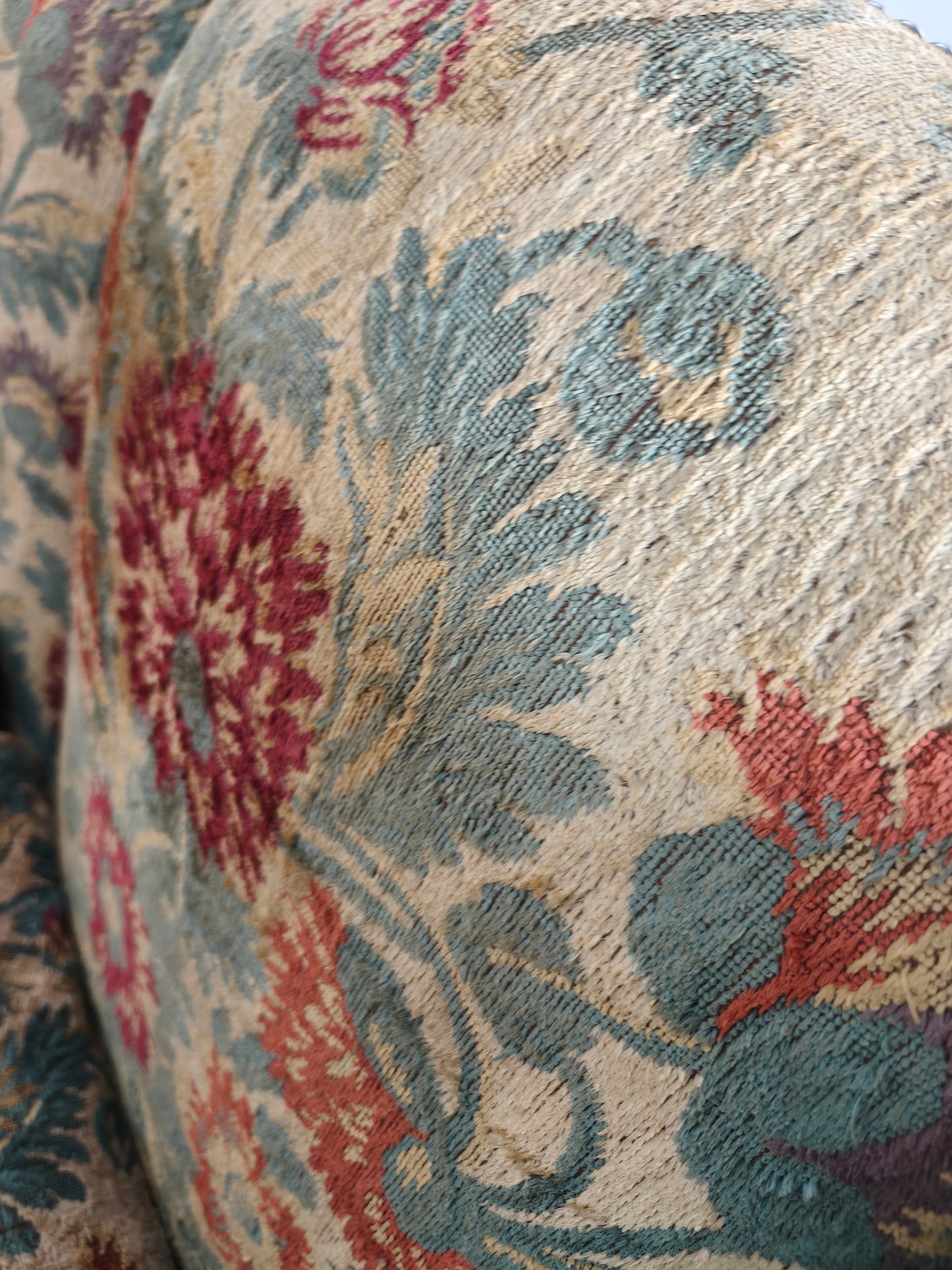 Os de Mouton Sofa in Tapestry – Country House Style, 19th Century (ca. 1820)