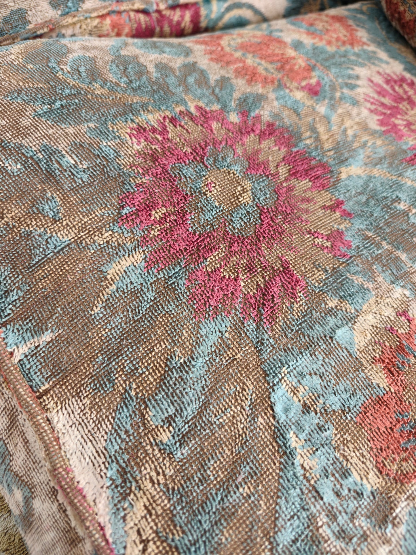 Os de Mouton Sofa in Tapestry – Country House Style, 19th Century (ca. 1820)