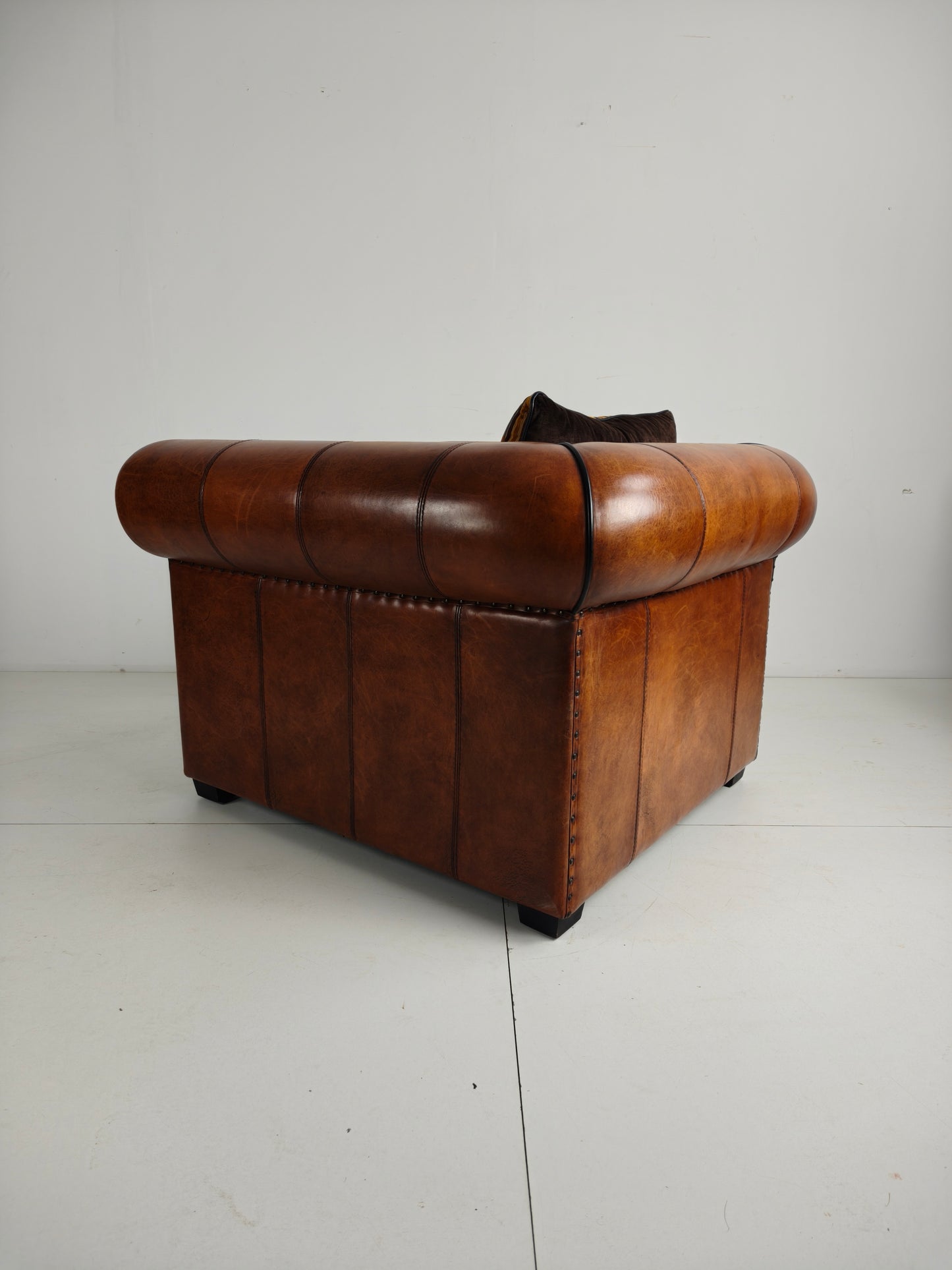 Luxury XL Lounge Armchair in Sheepskin – by Lounge Atelier