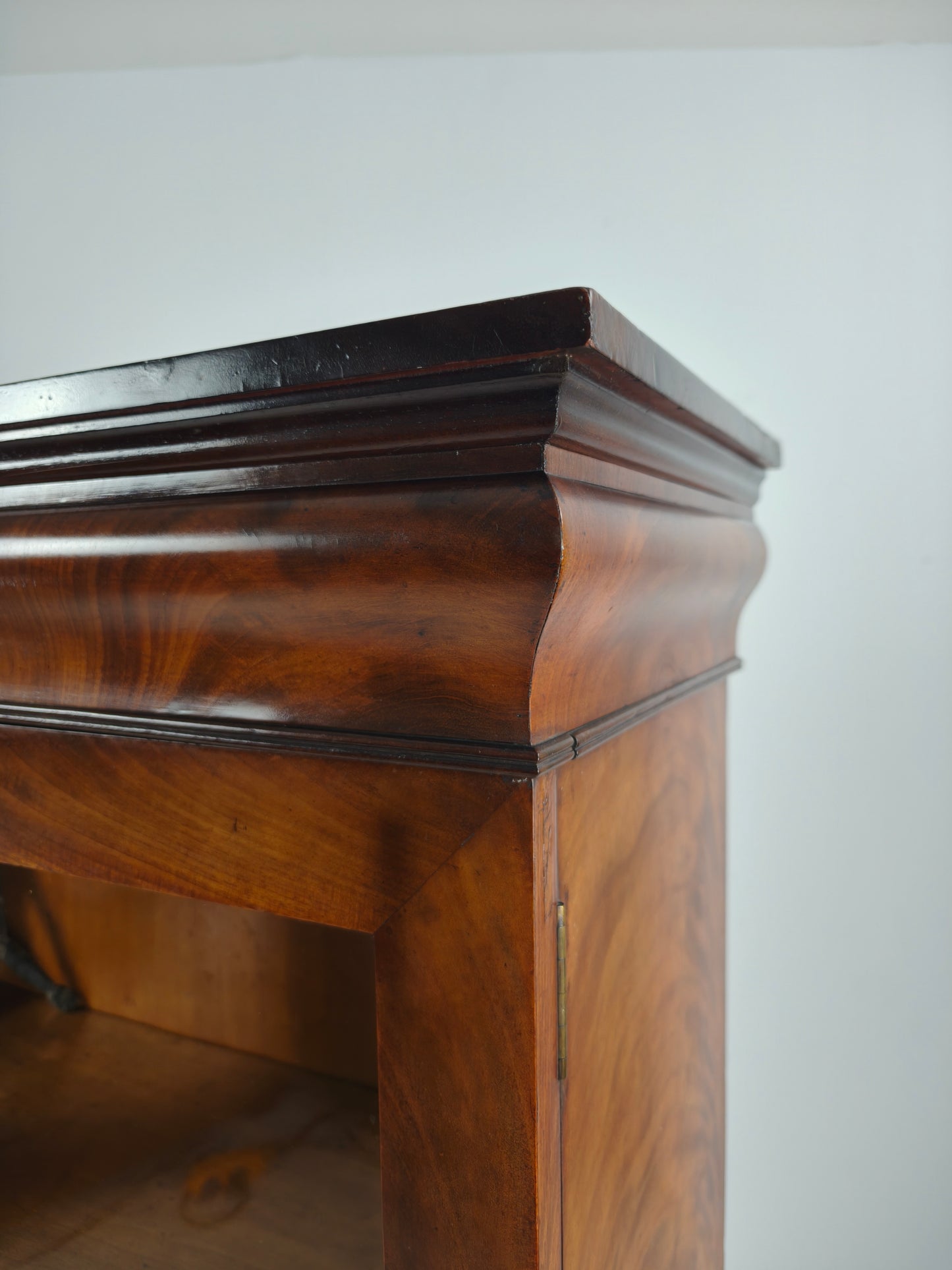 Beautiful 19th Century Biedermeier Bookcase – Walnut, Original Antique Glass