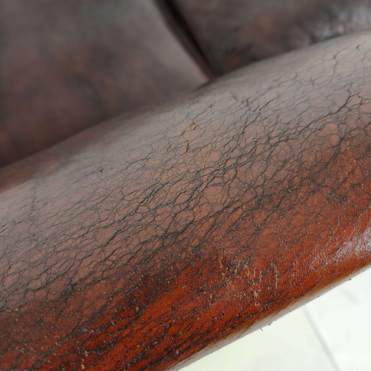 Early 20th Century Country House Camelback Club Sofa Early 20th Century Country House Camelback Club Sofa