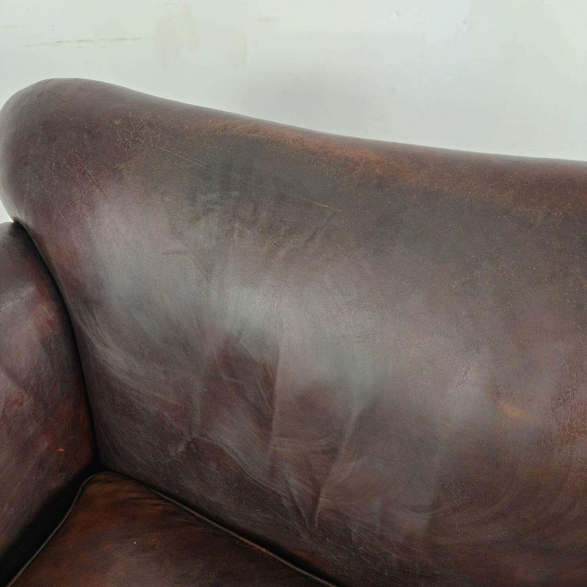 Early 20th Century Country House Camelback Club Sofa Early 20th Century Country House Camelback Club Sofa