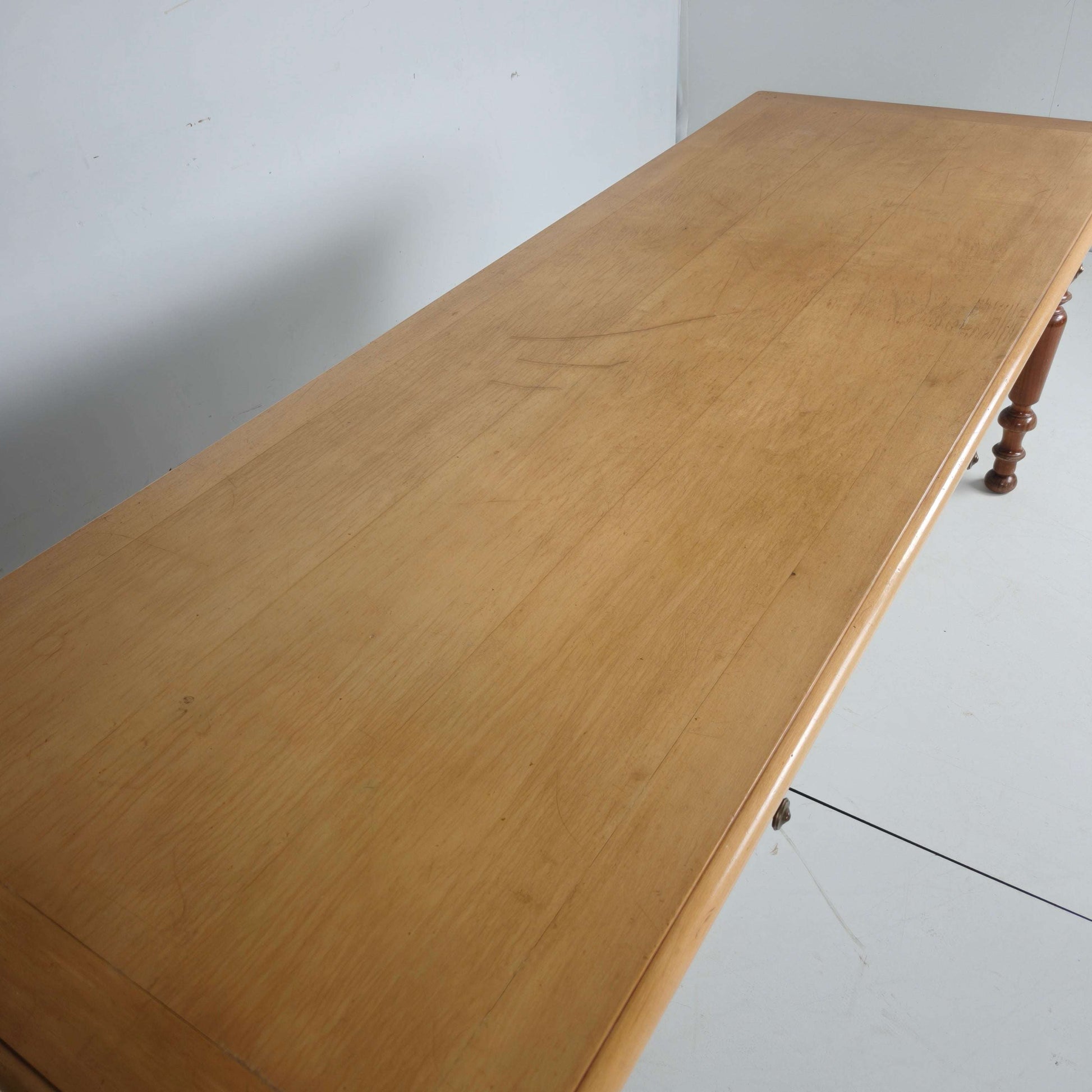 Late 20th Century French Dining Table with Turned Legs Late 20th Century French Dining Table with Turned Legs