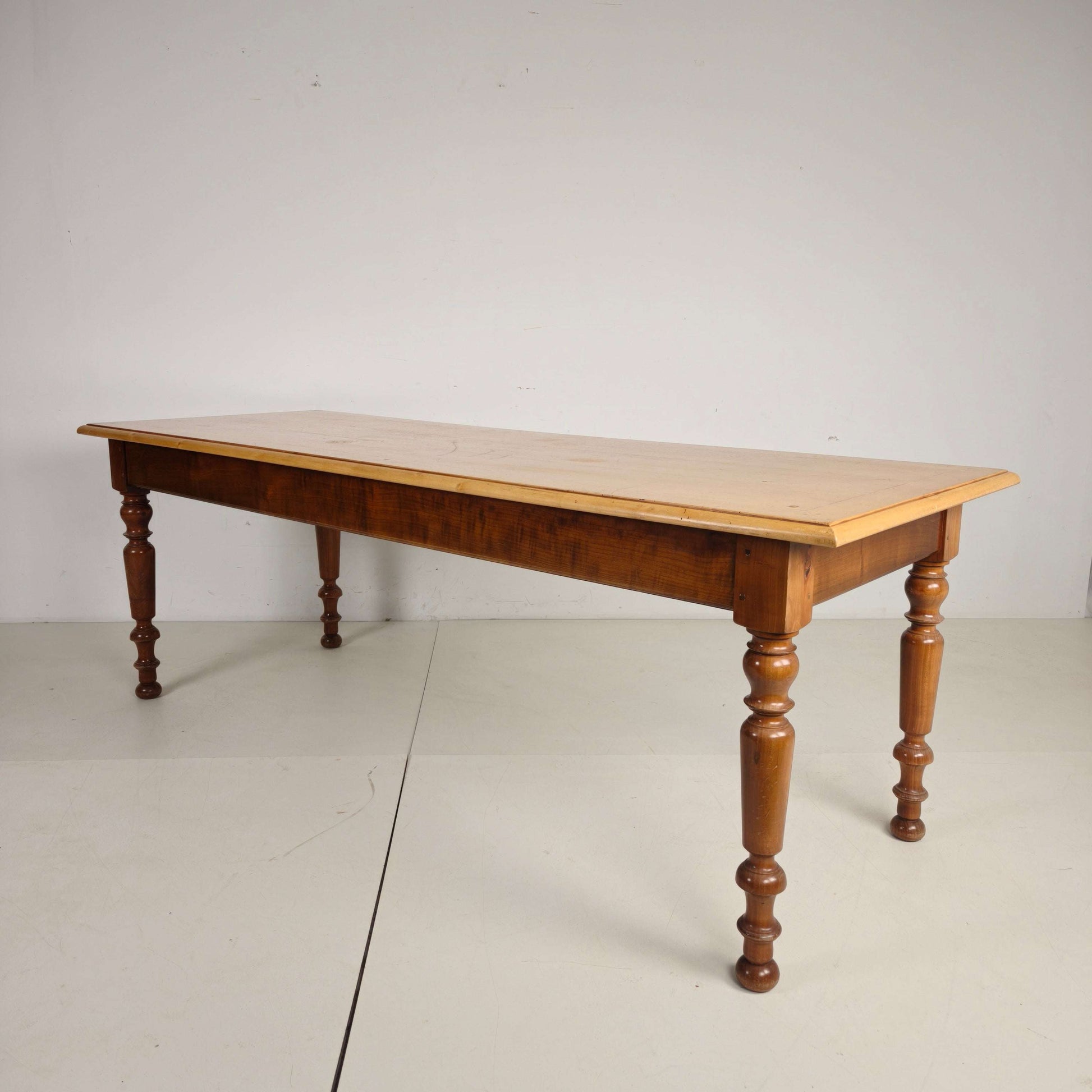 Late 20th Century French Dining Table with Turned Legs Late 20th Century French Dining Table with Turned Legs