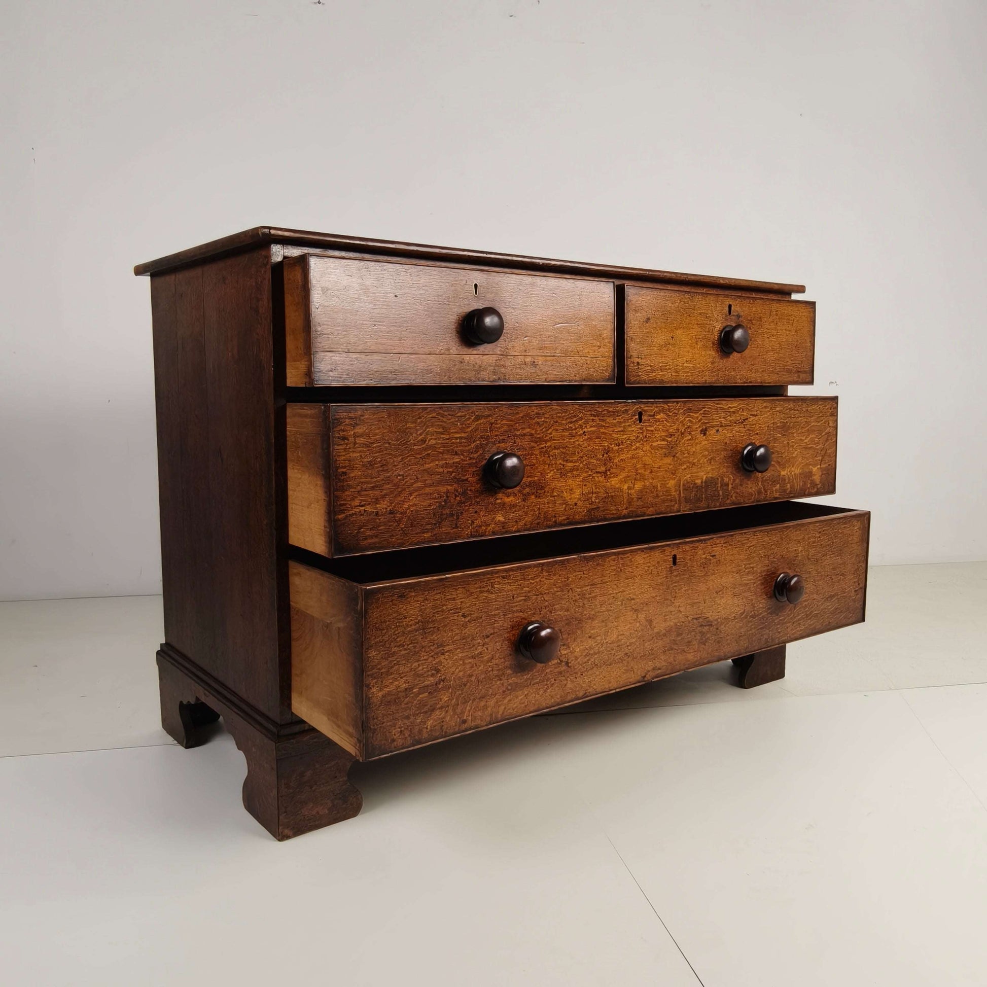Victorian Oak Chest of Drawers circa 1860–1880. Victorian Oak Chest of Drawers circa 1860–1880.