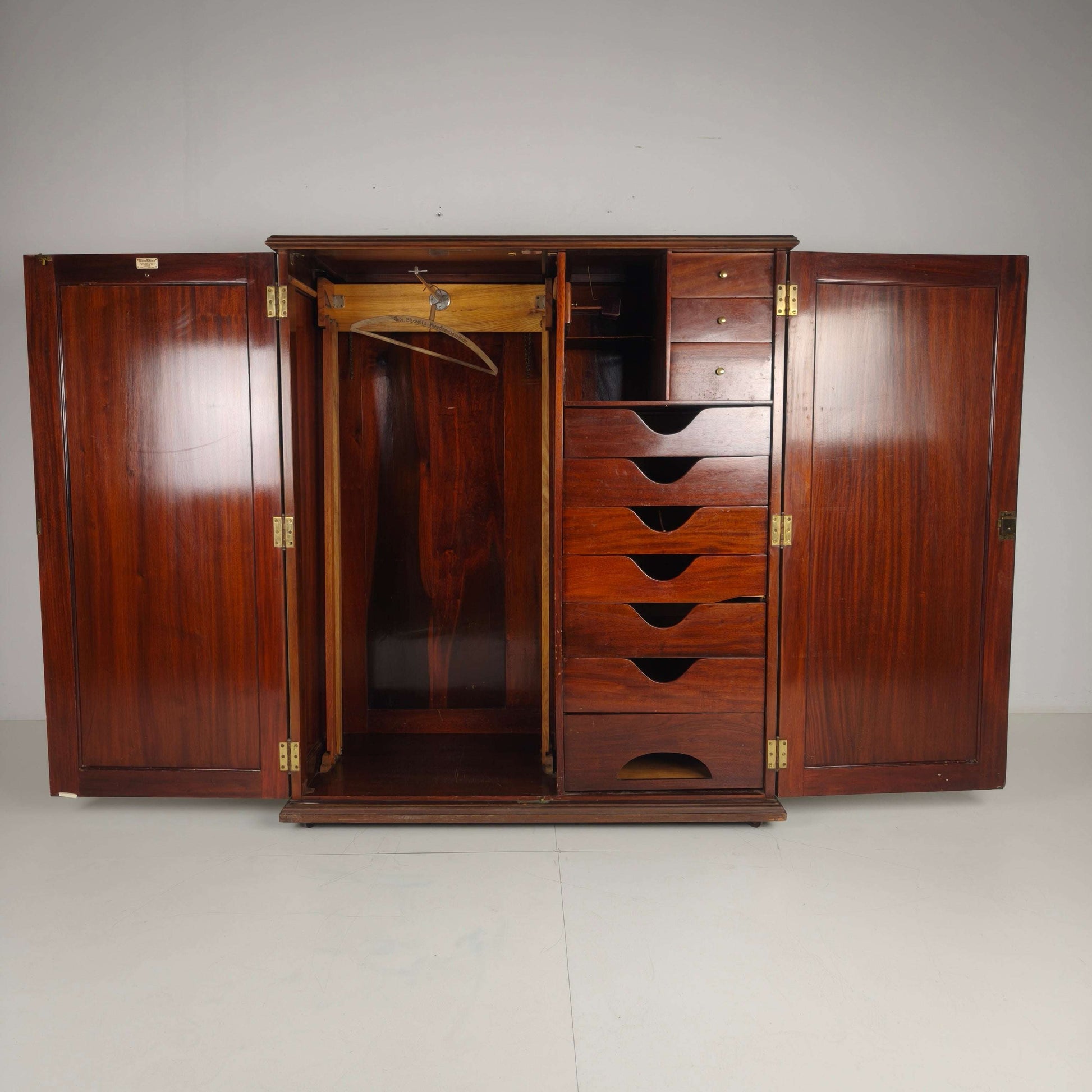 Early 20th Century Innovation Ingenuities Ltd. Gentleman’s Wardrobe Early 20th Century Innovation Ingenuities Ltd. Gentleman’s Wardrobe