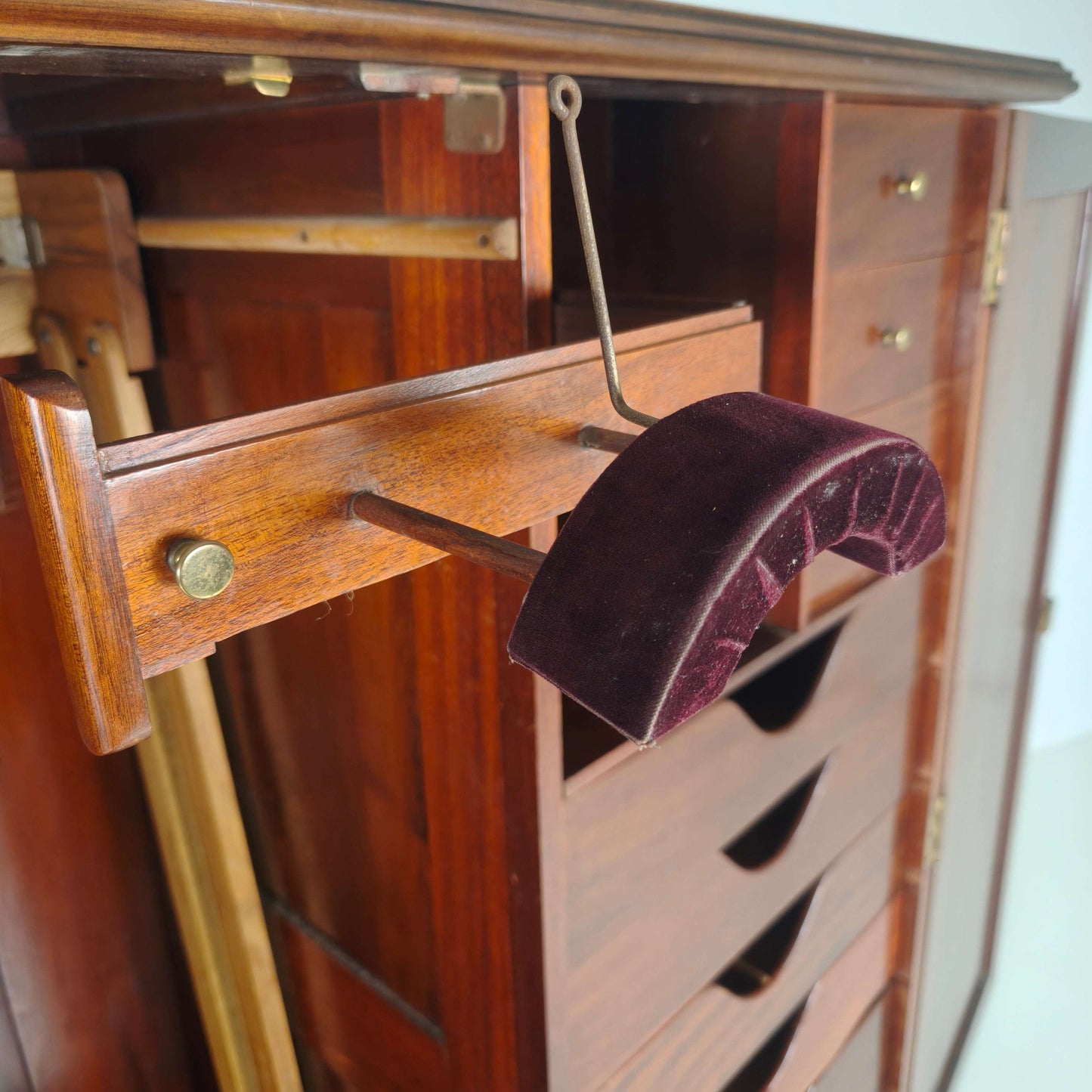 Early 20th Century Innovation Ingenuities Ltd. Gentleman’s Wardrobe Early 20th Century Innovation Ingenuities Ltd. Gentleman’s Wardrobe