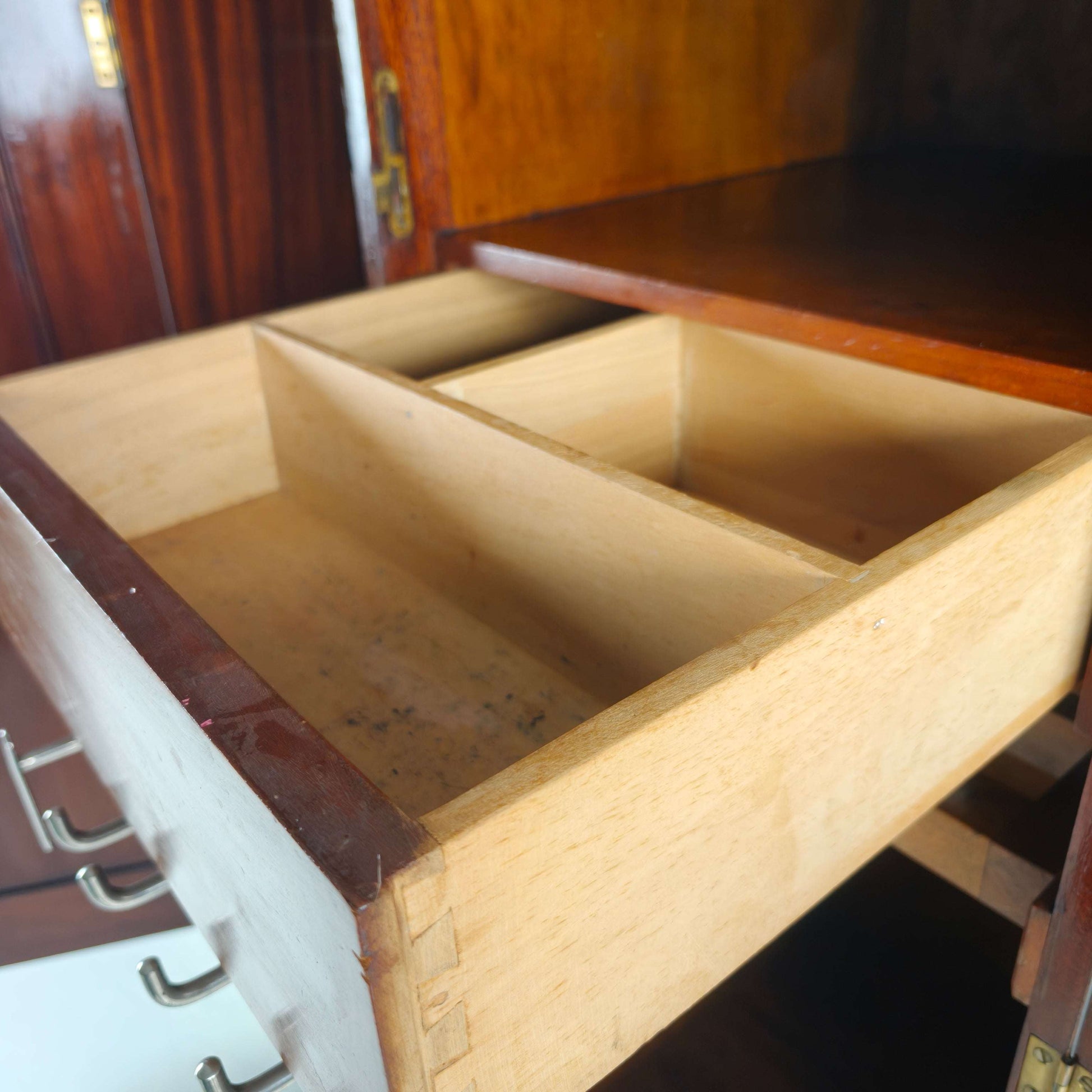 Early 20th Century Maple & Co. Gentleman’s Wardrobe Early 20th Century Maple & Co. Gentleman’s Wardrobe