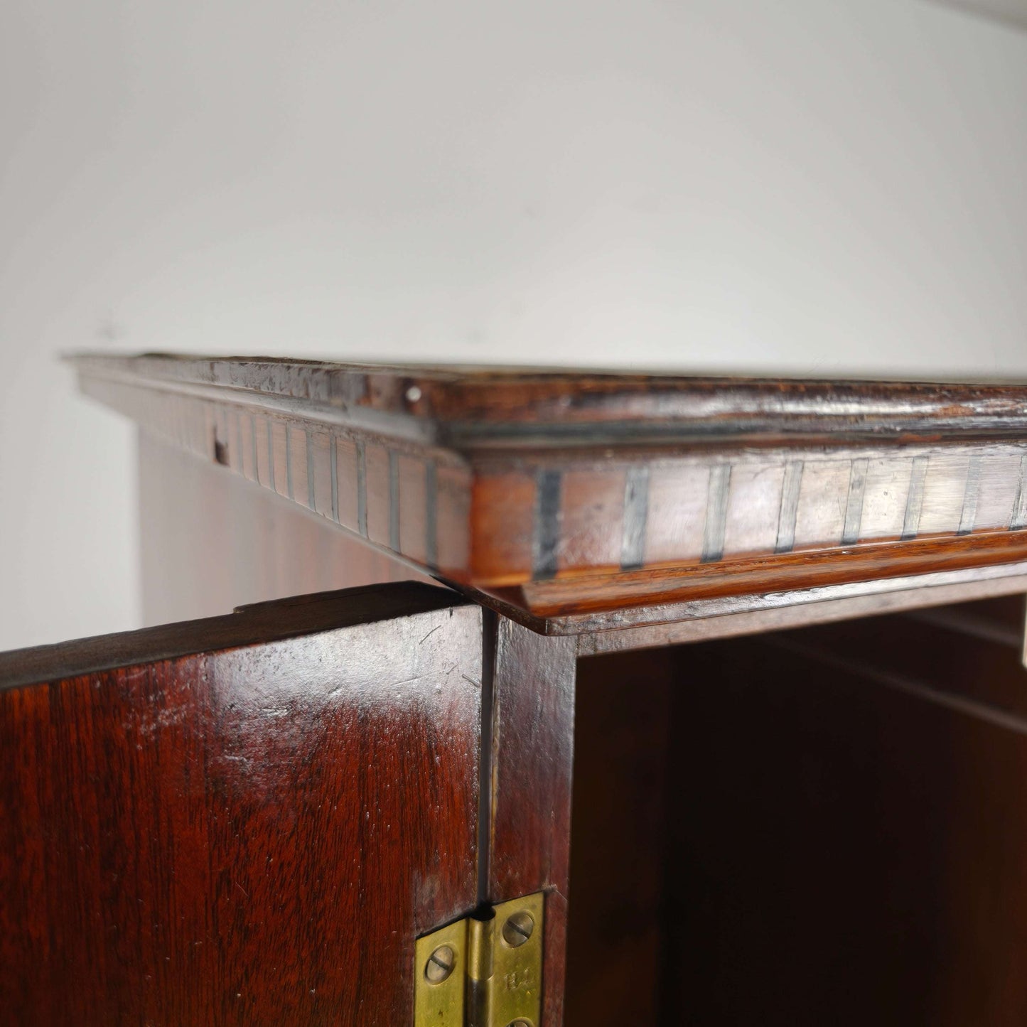 Early 20th Century Maple & Co. Gentleman’s Wardrobe Early 20th Century Maple & Co. Gentleman’s Wardrobe