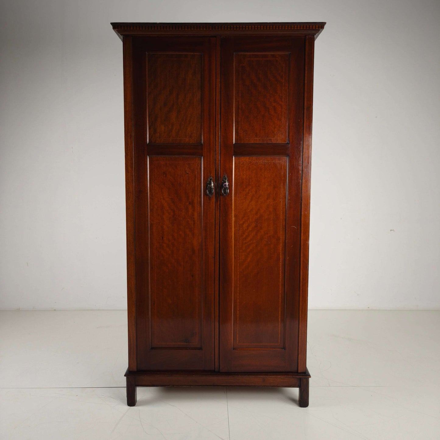 Early 20th Century Maple & Co. Gentleman’s Wardrobe Early 20th Century Maple & Co. Gentleman’s Wardrobe