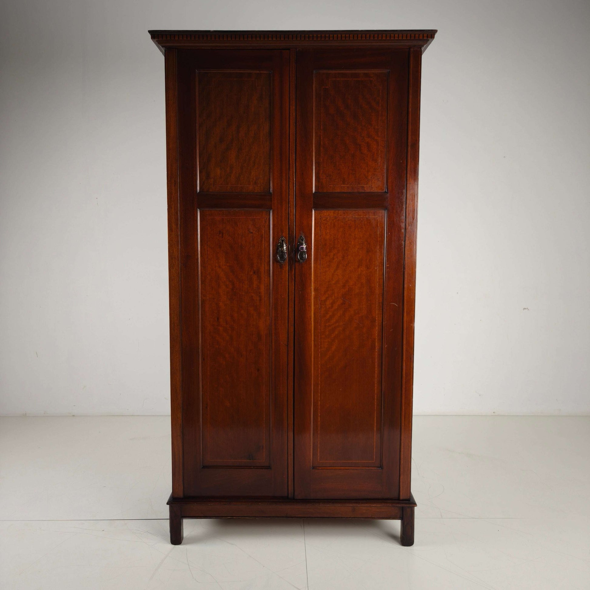 Early 20th Century Maple & Co. Gentleman’s Wardrobe Early 20th Century Maple & Co. Gentleman’s Wardrobe