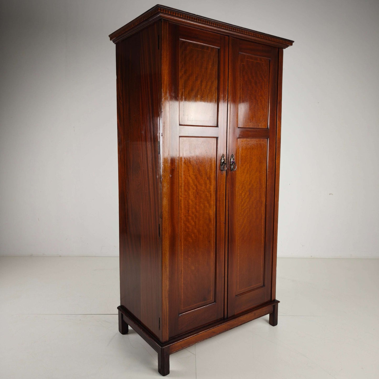 Early 20th Century Maple & Co. Gentleman’s Wardrobe Early 20th Century Maple & Co. Gentleman’s Wardrobe