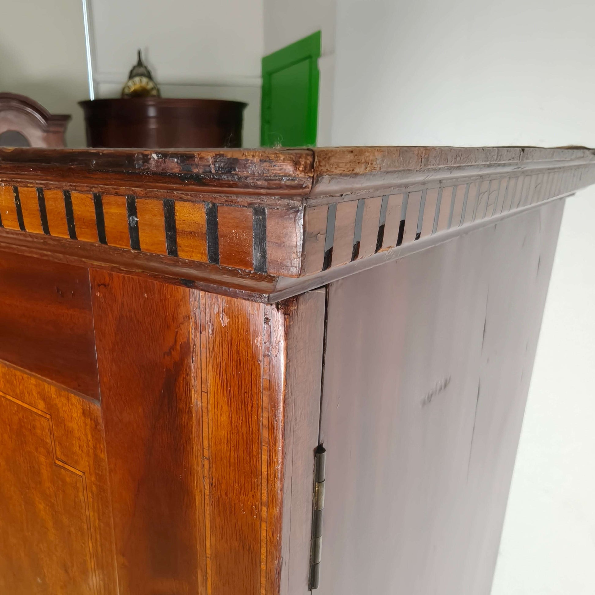 Early 20th Century Maple & Co. Gentleman’s Wardrobe Early 20th Century Maple & Co. Gentleman’s Wardrobe