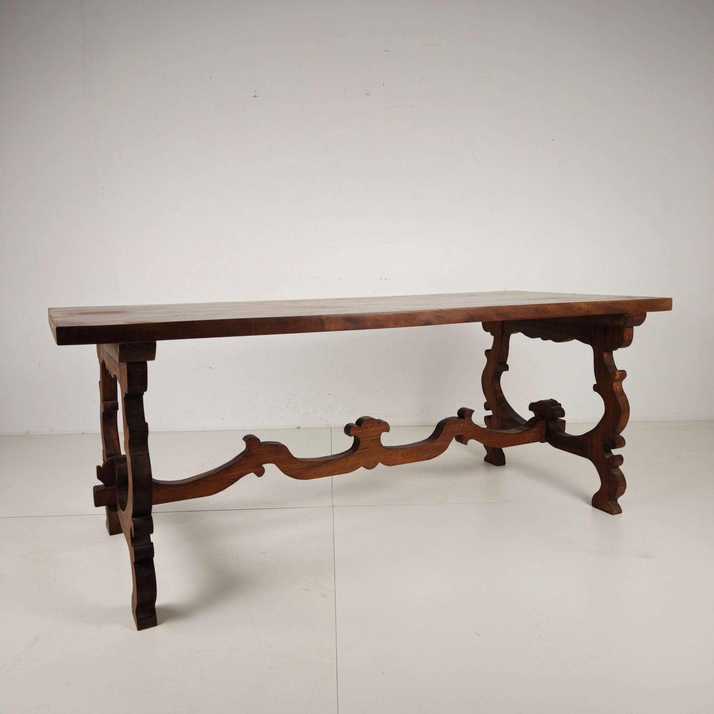Spanish Solid Wood Dining Table – 20th Century Spanish Solid Wood Dining Table – 20th Century