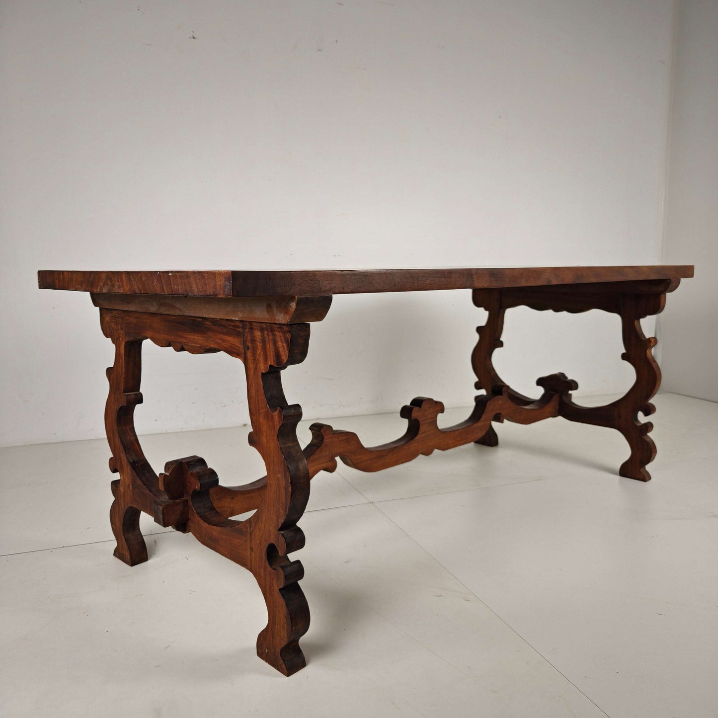 Spanish Solid Wood Dining Table – 20th Century Spanish Solid Wood Dining Table – 20th Century