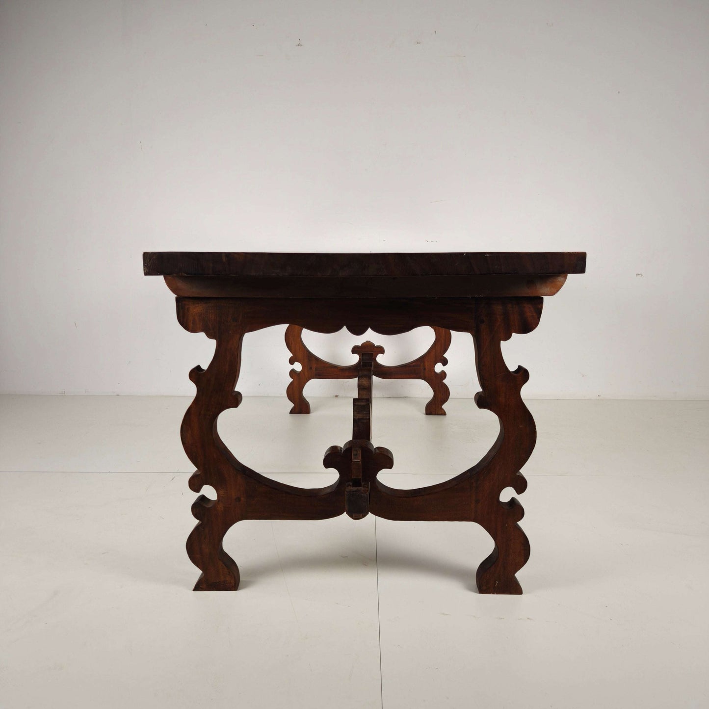 Spanish Solid Wood Dining Table – 20th Century Spanish Solid Wood Dining Table – 20th Century