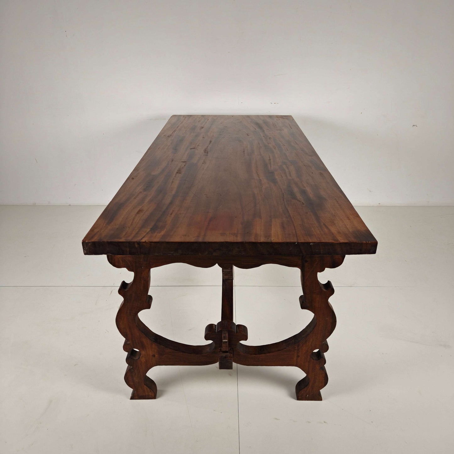 Spanish Solid Wood Dining Table – 20th Century Spanish Solid Wood Dining Table – 20th Century