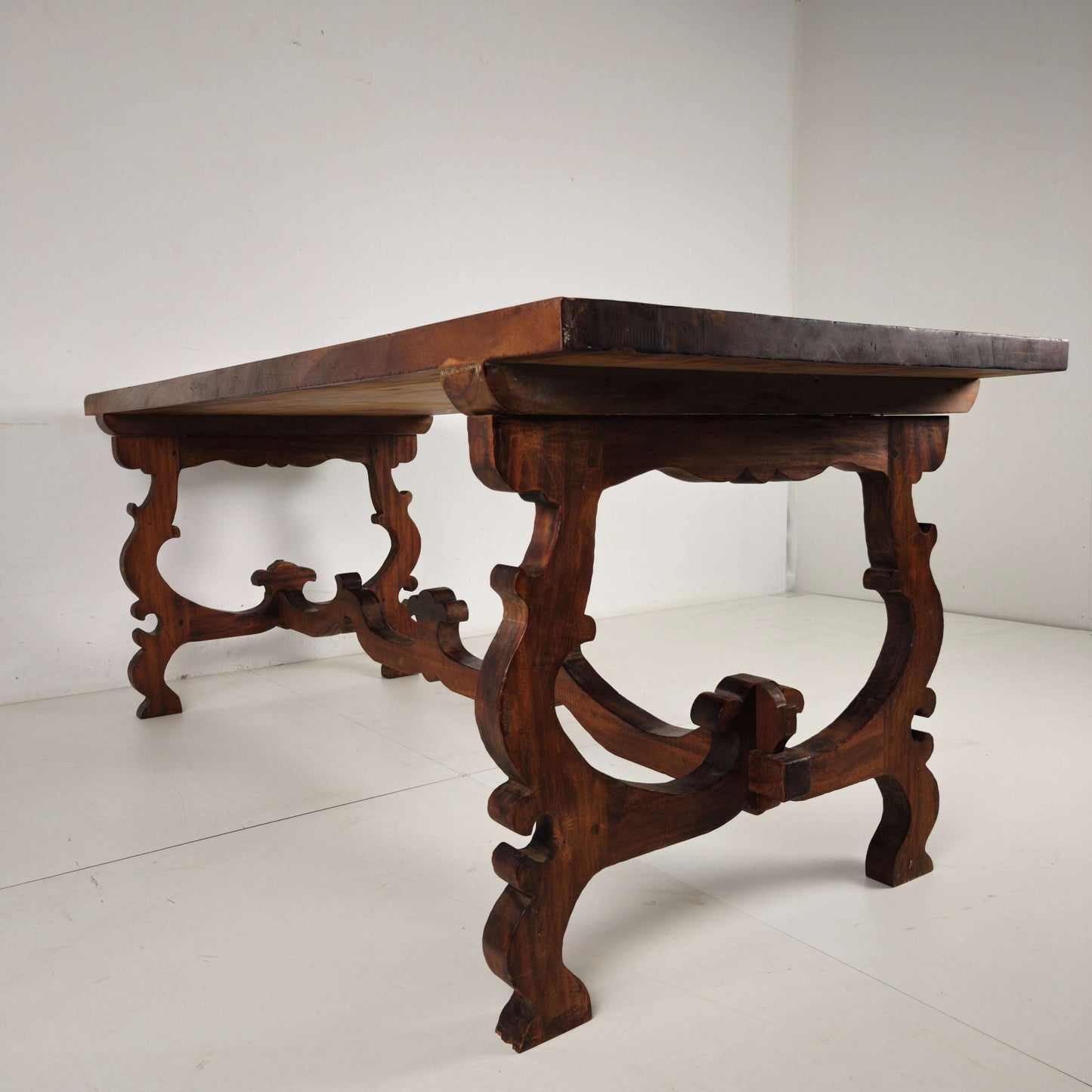 Spanish Solid Wood Dining Table – 20th Century Spanish Solid Wood Dining Table – 20th Century