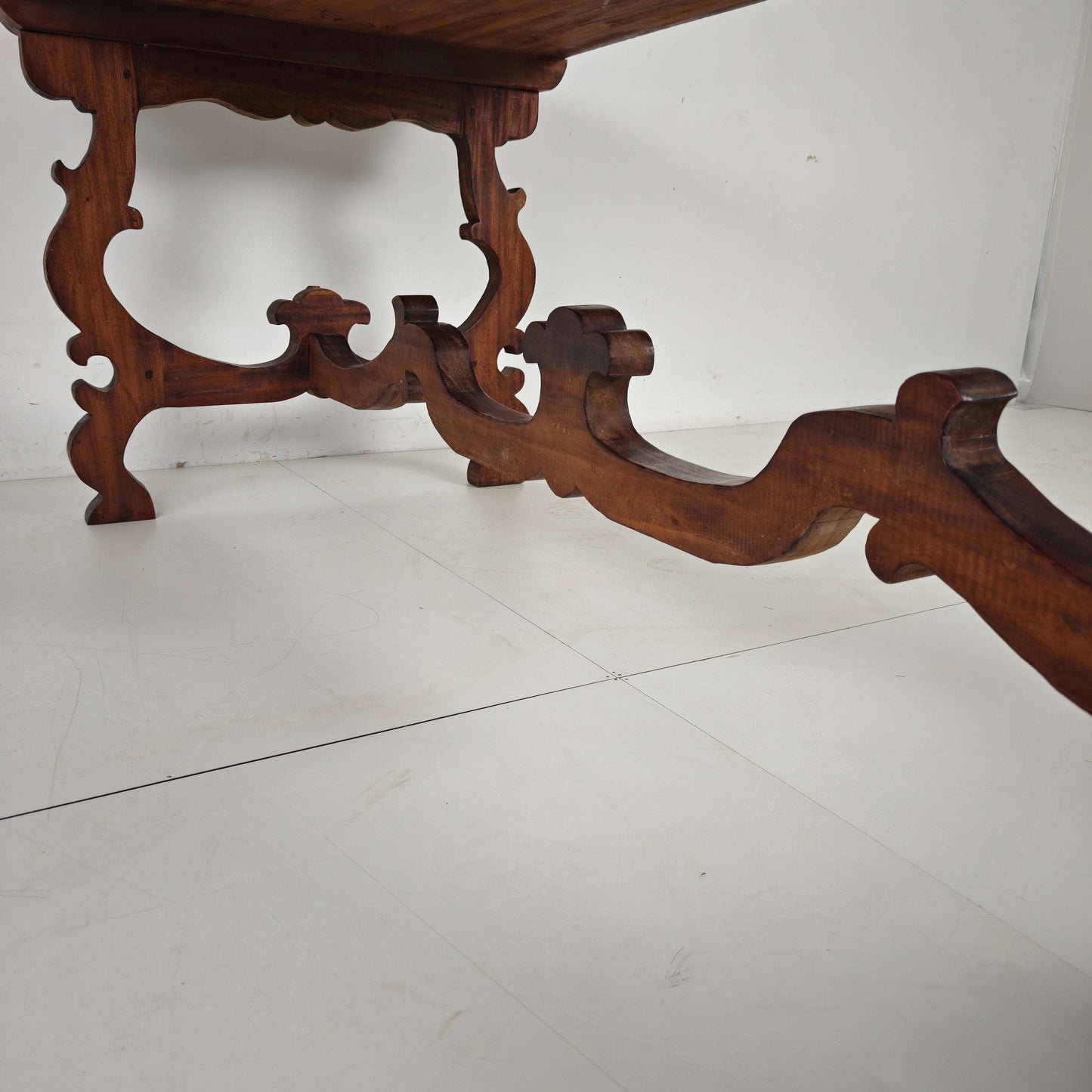 Spanish Solid Wood Dining Table – 20th Century Spanish Solid Wood Dining Table – 20th Century