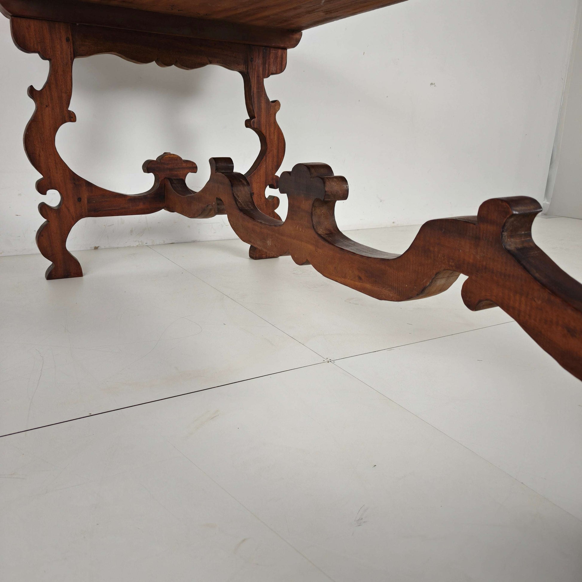 Spanish Solid Wood Dining Table – 20th Century Spanish Solid Wood Dining Table – 20th Century