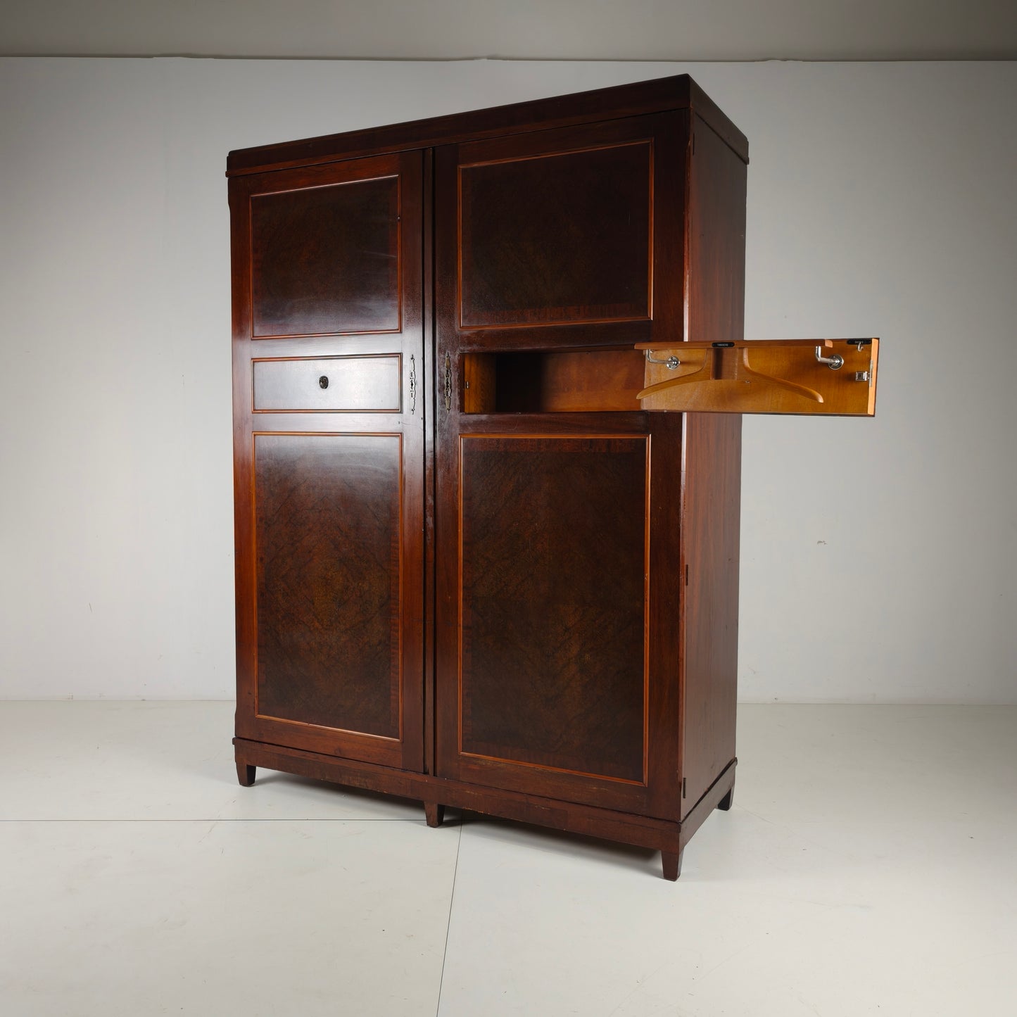 Compactom Ltd Model JCH Gentleman’s Wardrobe with Secret Drawers – England, c.1920 Compactom Ltd Model JCH Gentleman’s Wardrobe with Secret Drawers – England, c.1920