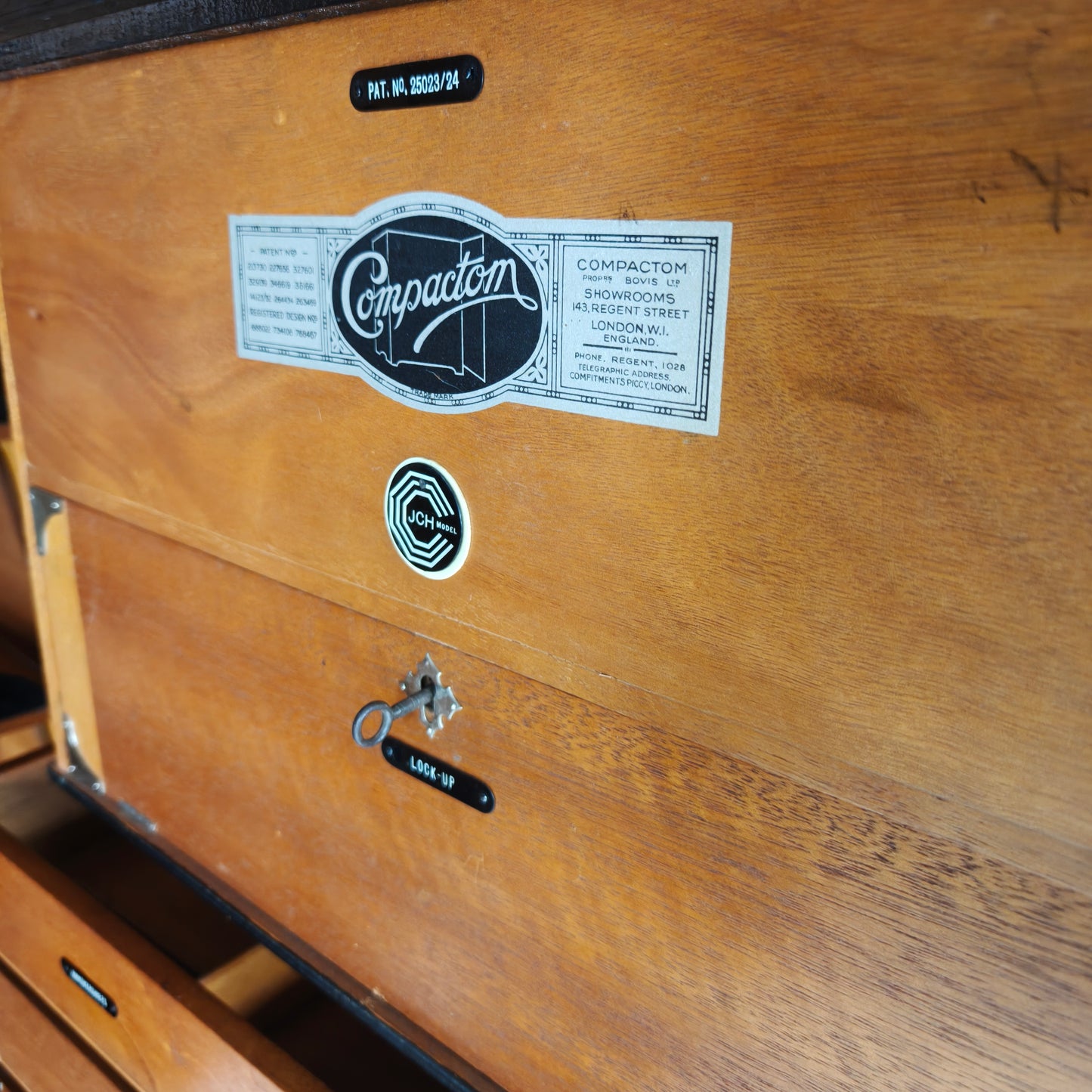 Compactom Ltd Model JCH Gentleman’s Wardrobe with Secret Drawers – England, c.1920 Compactom Ltd Model JCH Gentleman’s Wardrobe with Secret Drawers – England, c.1920
