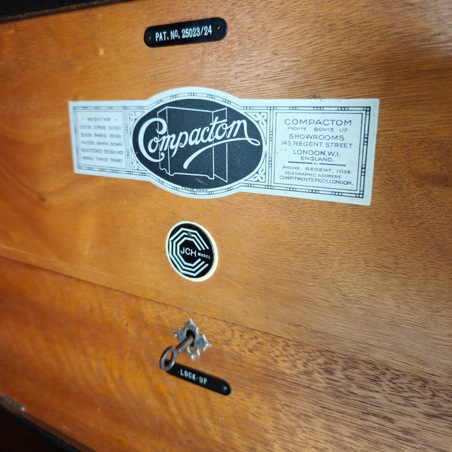 Compactom Ltd Model JCH Gentleman’s Wardrobe with Secret Drawers – England, c.1920 Compactom Ltd Model JCH Gentleman’s Wardrobe with Secret Drawers – England, c.1920