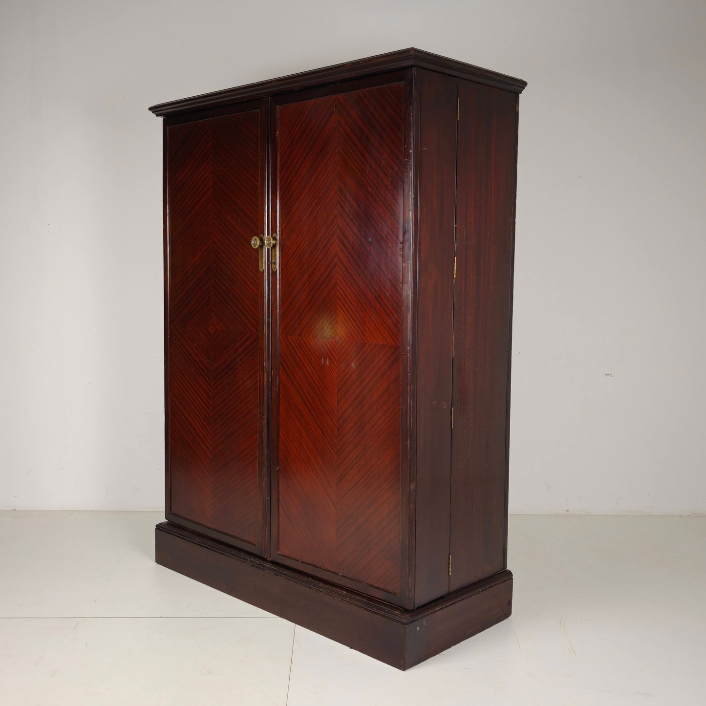 1920s Compactom Ltd Gentleman’s Wardrobe – Complete Fitted Interior