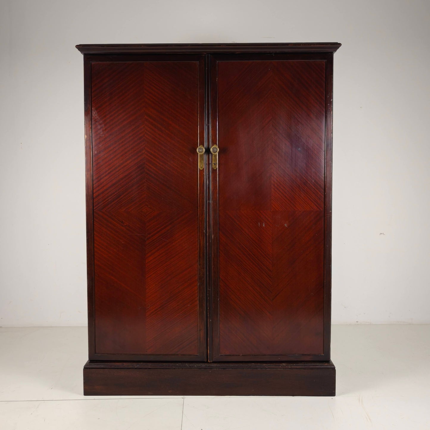 1920s Compactom Ltd Gentleman’s Wardrobe – Complete Fitted Interior