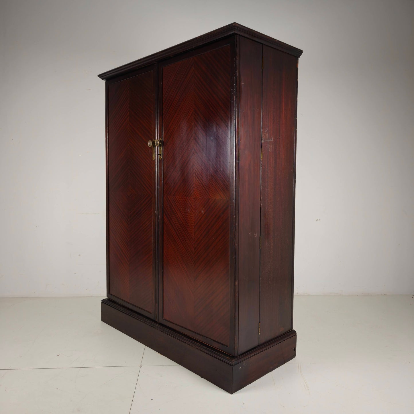 1920s Compactom Ltd Gentleman’s Wardrobe – Complete Fitted Interior