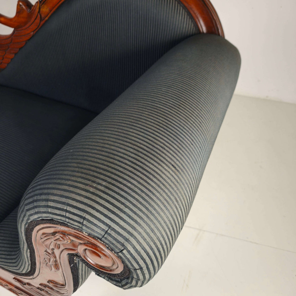 Carved Swan Chaise Longue, 20th Century Carved Swan Chaise Longue, 20th Century