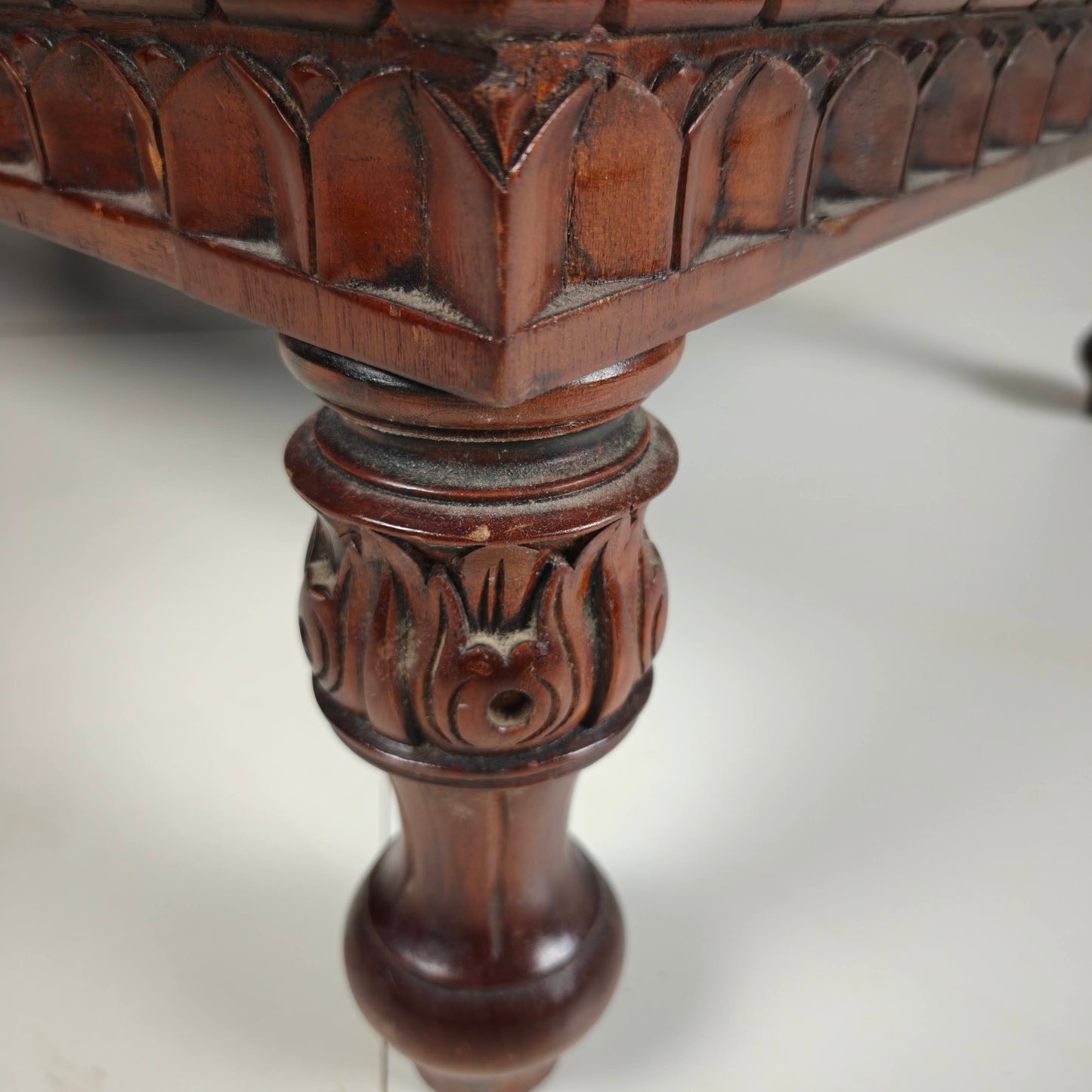 Carved Swan Chaise Longue,  20th Century