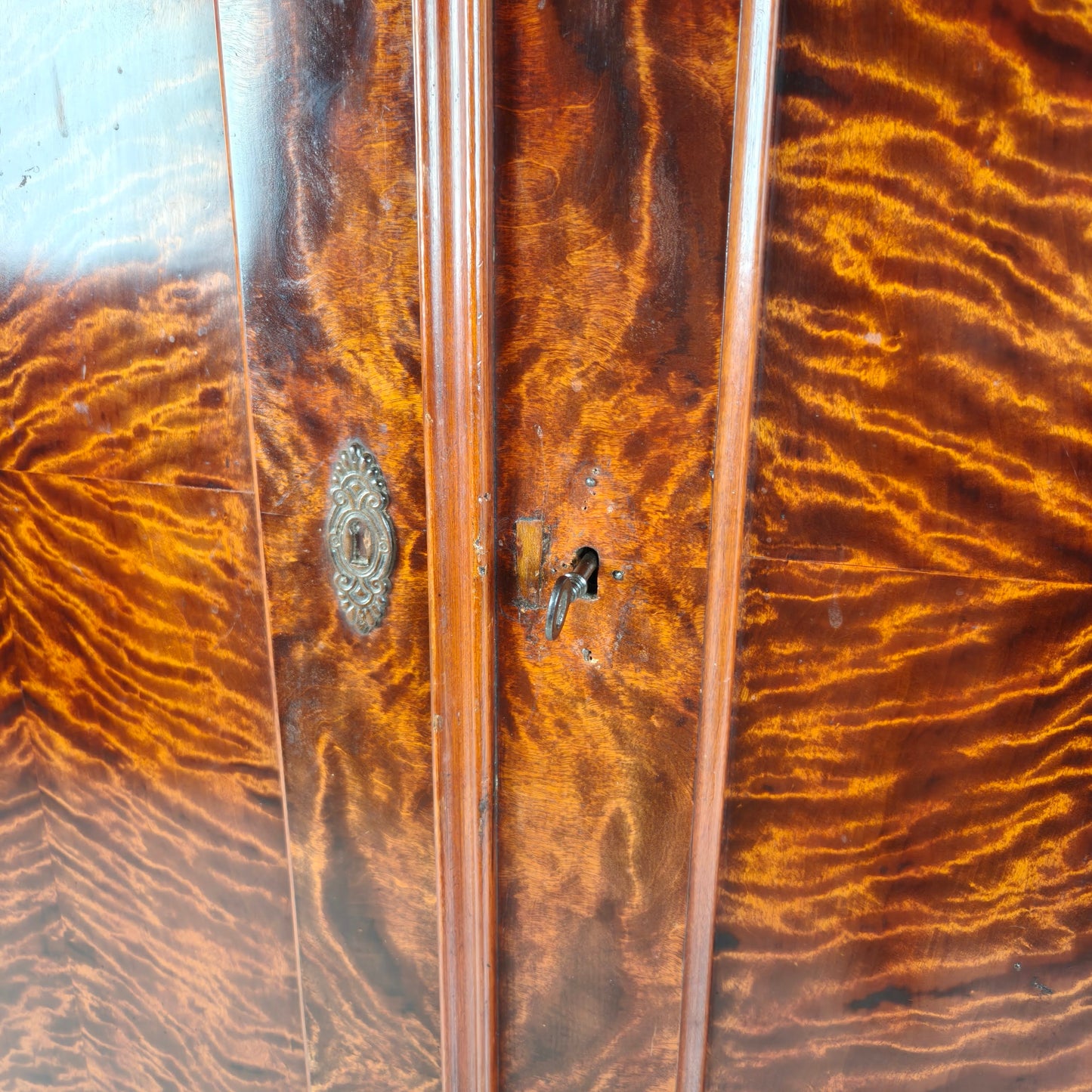 19th Century Pine Linen Cupboard / Wardrobe with Flame Veneer