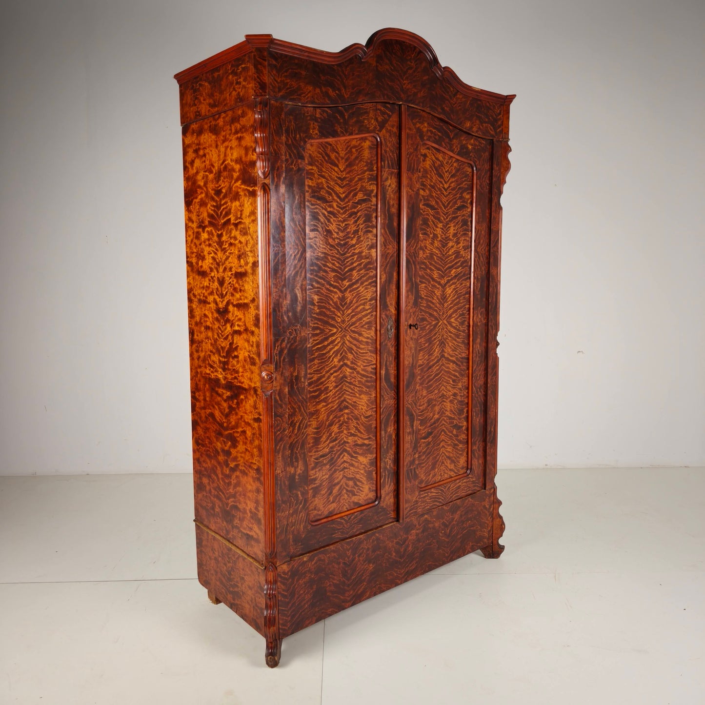 19th Century Pine Linen Cupboard / Wardrobe with Flame Veneer