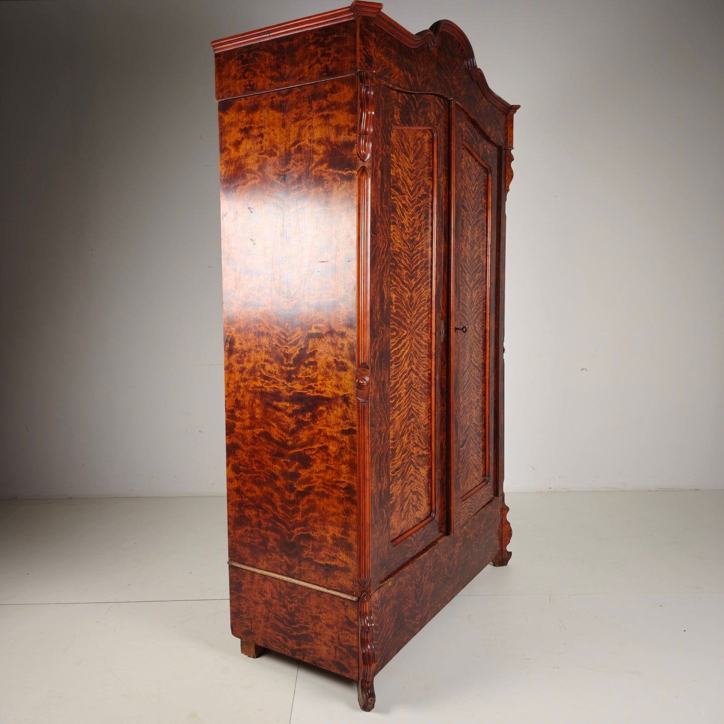 19th Century Pine Linen Cupboard / Wardrobe with Flame Veneer
