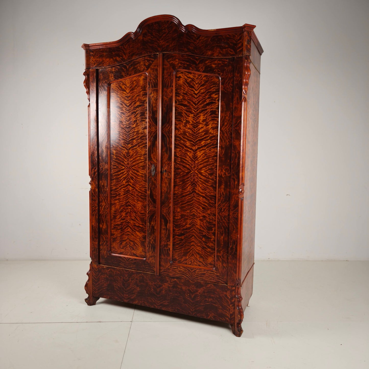 19th Century Pine Linen Cupboard / Wardrobe with Flame Veneer