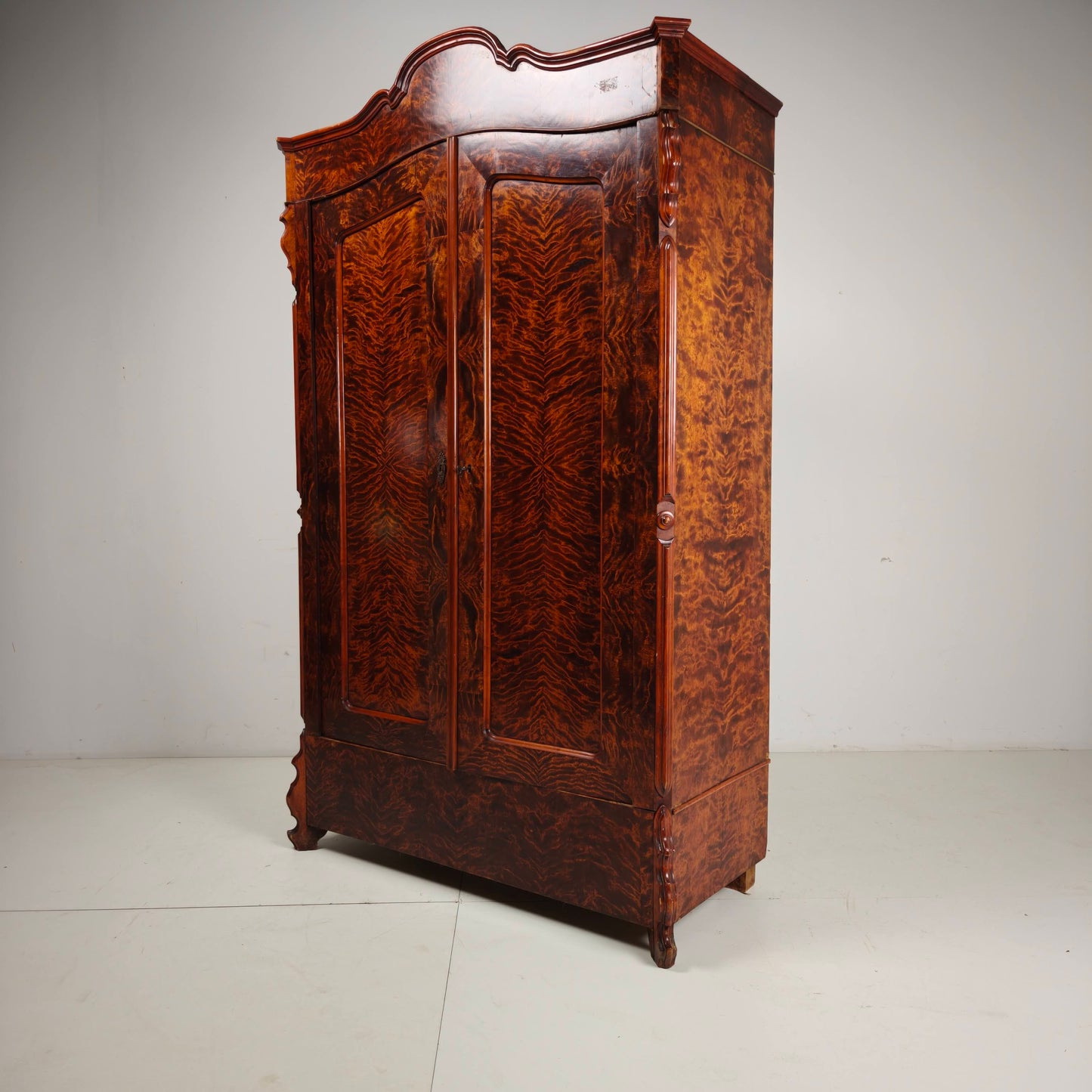 19th Century Pine Linen Cupboard / Wardrobe with Flame Veneer