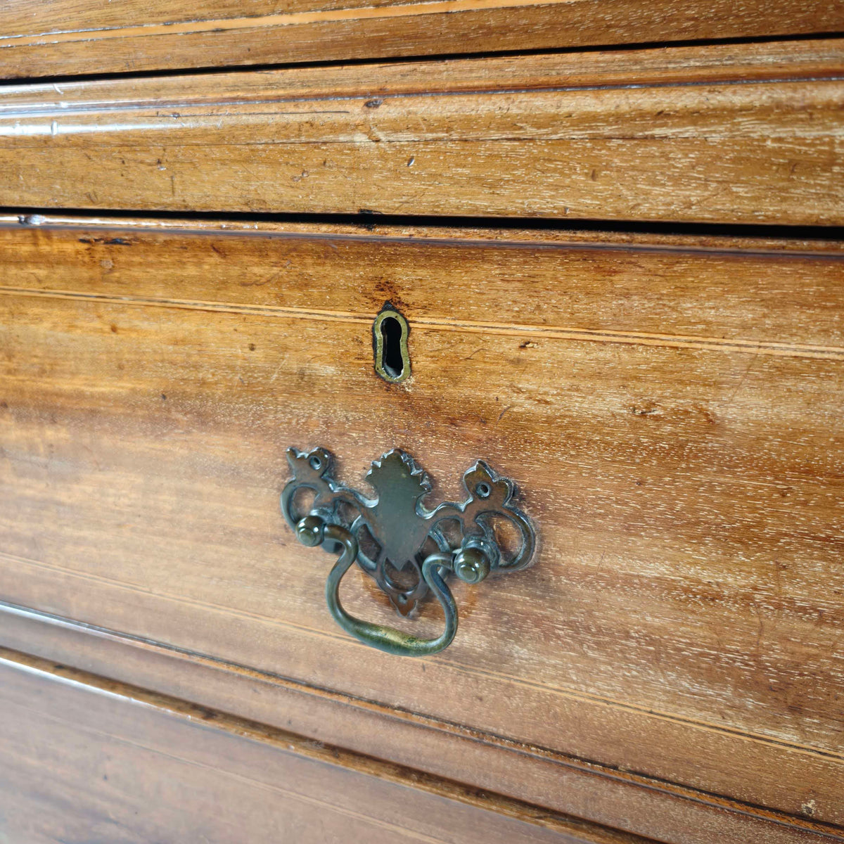 Early 19th Century English Mahogany Linen Press Cabinet, c.1820–1840 Early 19th Century English Mahogany Linen Press Cabinet, c.1820–1840