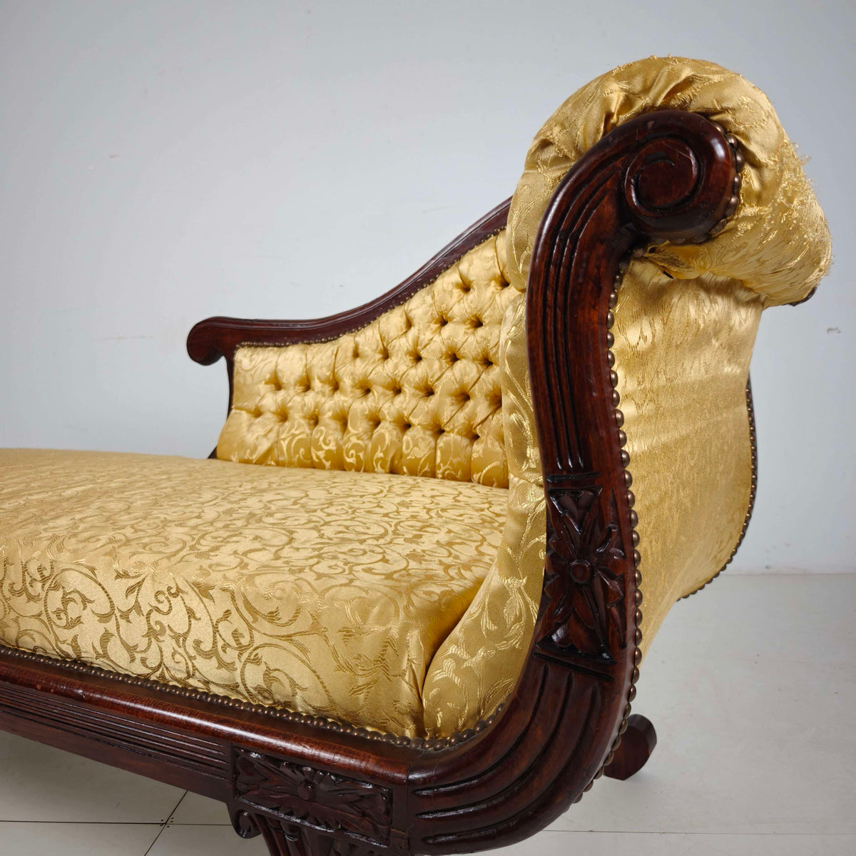 French Walnut Chaise Longue, 19th Century French Walnut Chaise Longue, 19th Century